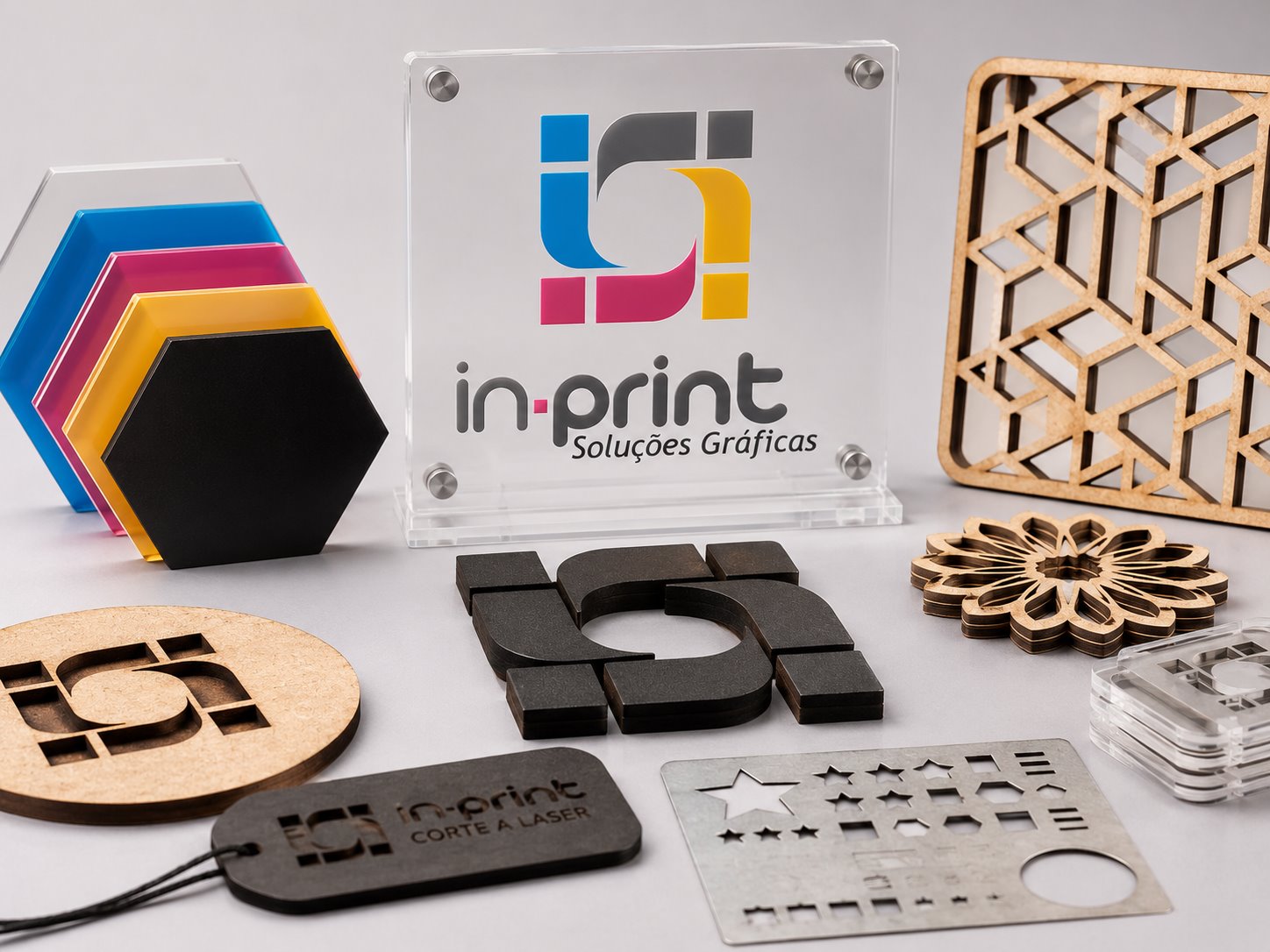 Peças personalizadas em acrílico, MDF e materiais especiais com corte a laser